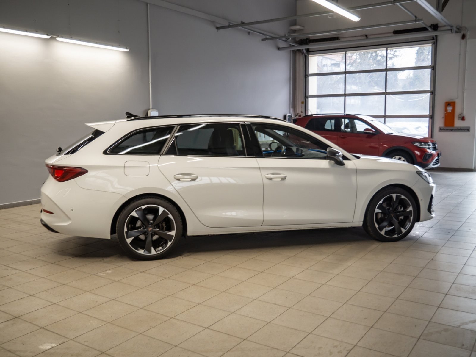 Leon Sportstourer e-HYBRID TSI DSG+ALU 18+RÜCKFAHRKAMERA+DCC+NAVI+LED+STAUASSITENT+FULL LI